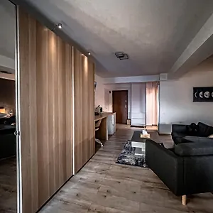 Shiro Apartament